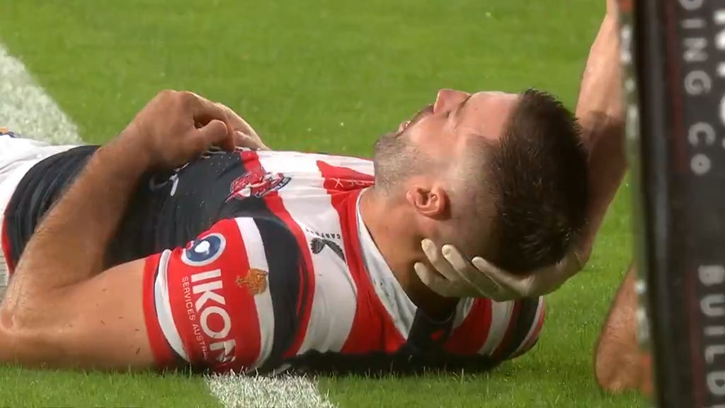 Tedesco forced off after scary hit