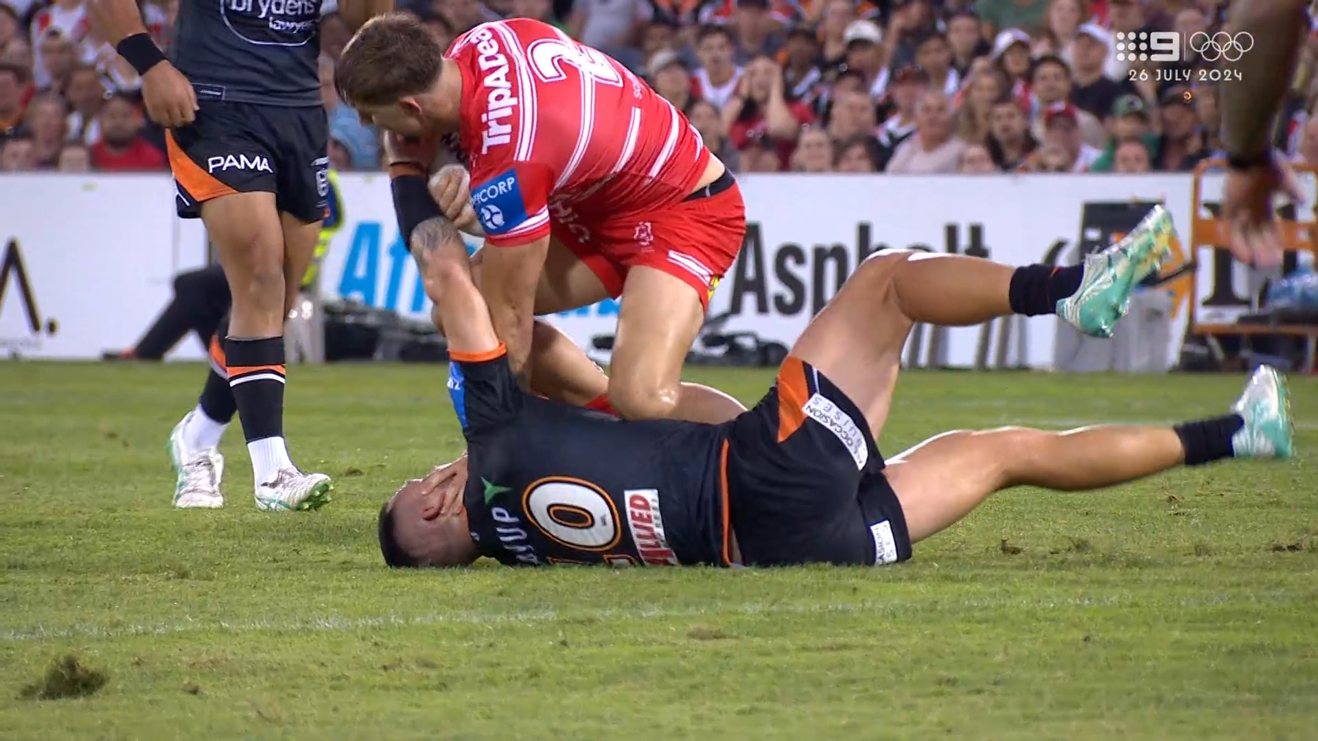 Tensions rise as Lomax caught high