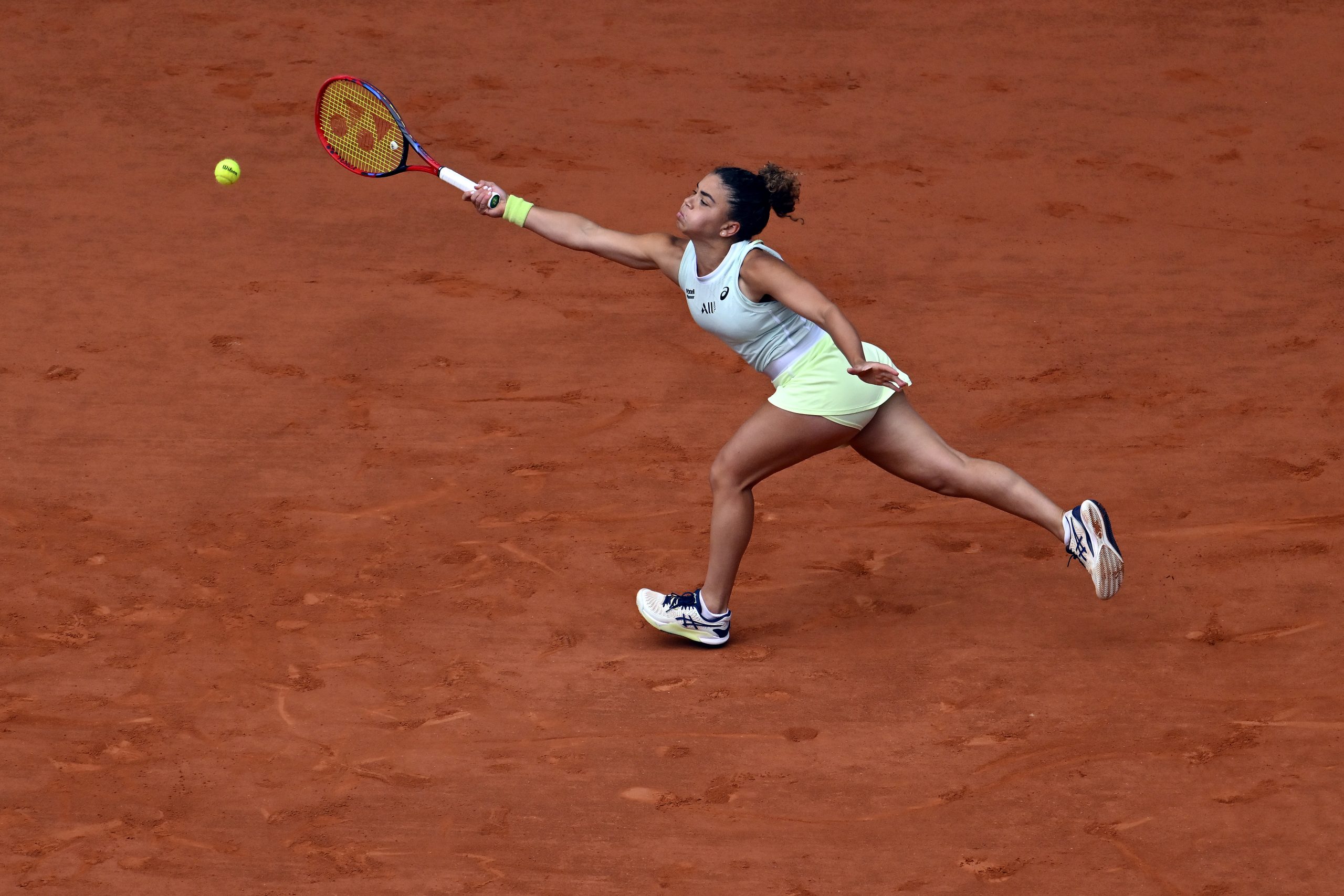 Jasmine Paolini of Italy plays a forehand during the Women's Singles Final match against Iga Swiatek of Poland on Day 14 of the 2024 French Open at Roland Garros on June 08, 2024 in Paris, France. (Photo by Aurelien Meunier/Getty Images)