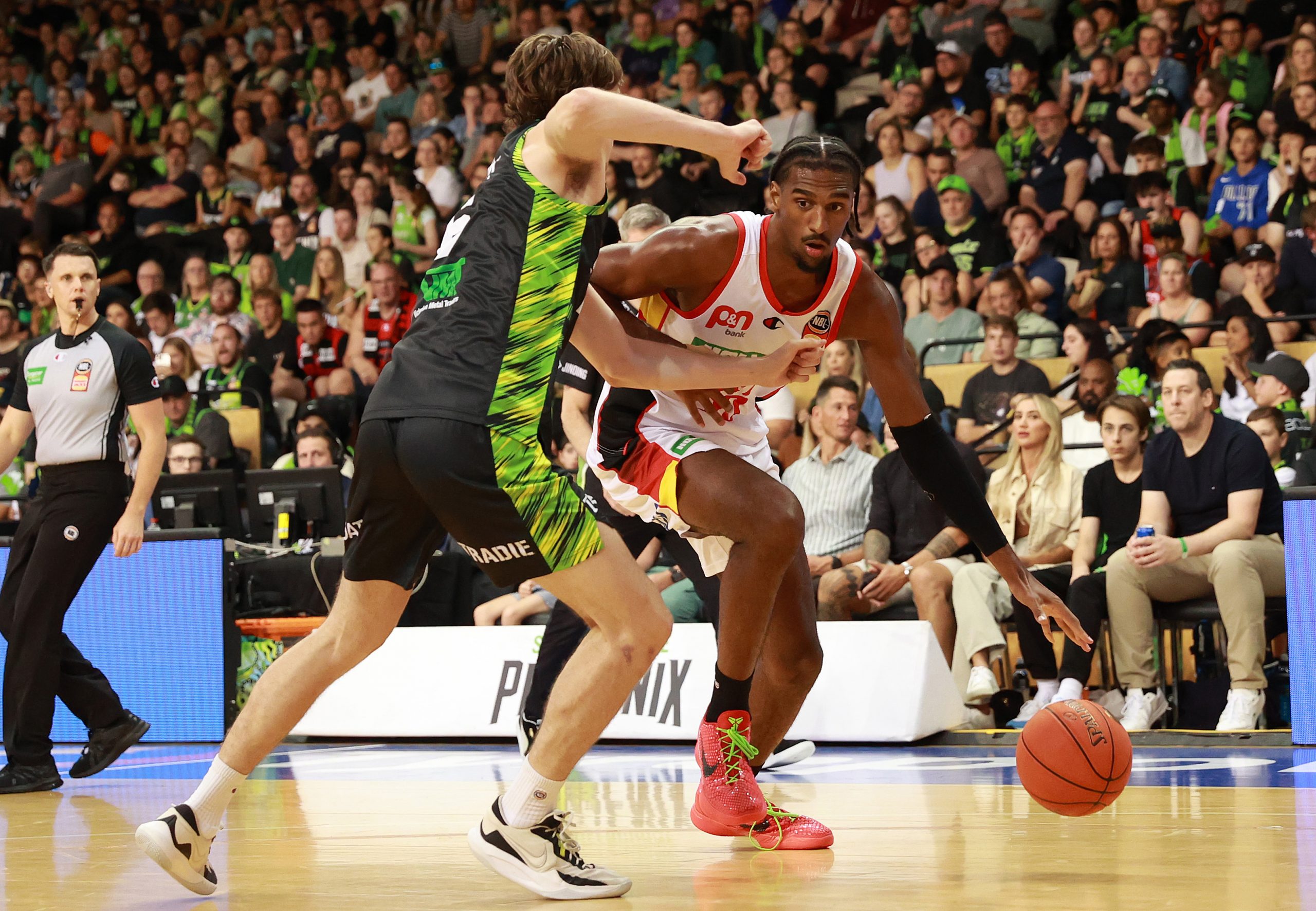 Alexandre Sarr in action for the Perth Wildcats in the NBL.