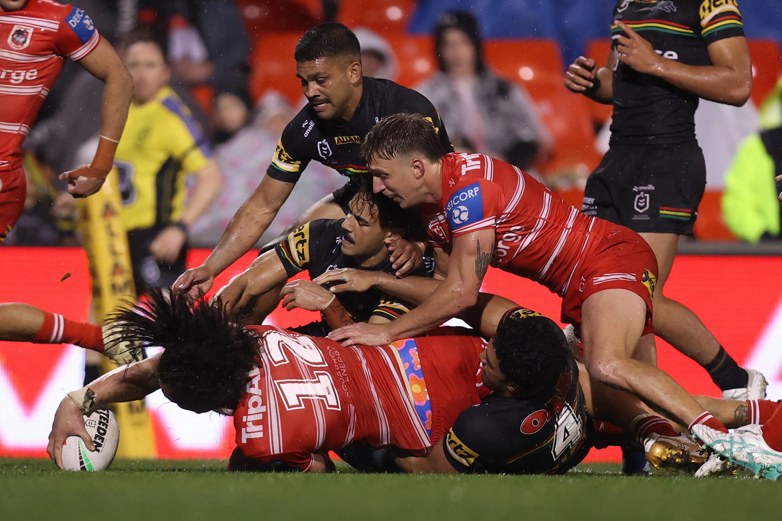 Raymond Faitala-Mariner of the Dragons scores a try during the round 13 NRL match between Penrith Panthers and St George Illawarra Dragons at BlueBet Stadium on June 01, 2024 in Penrith, Australia. (Photo by Jason McCawley/Getty Images)