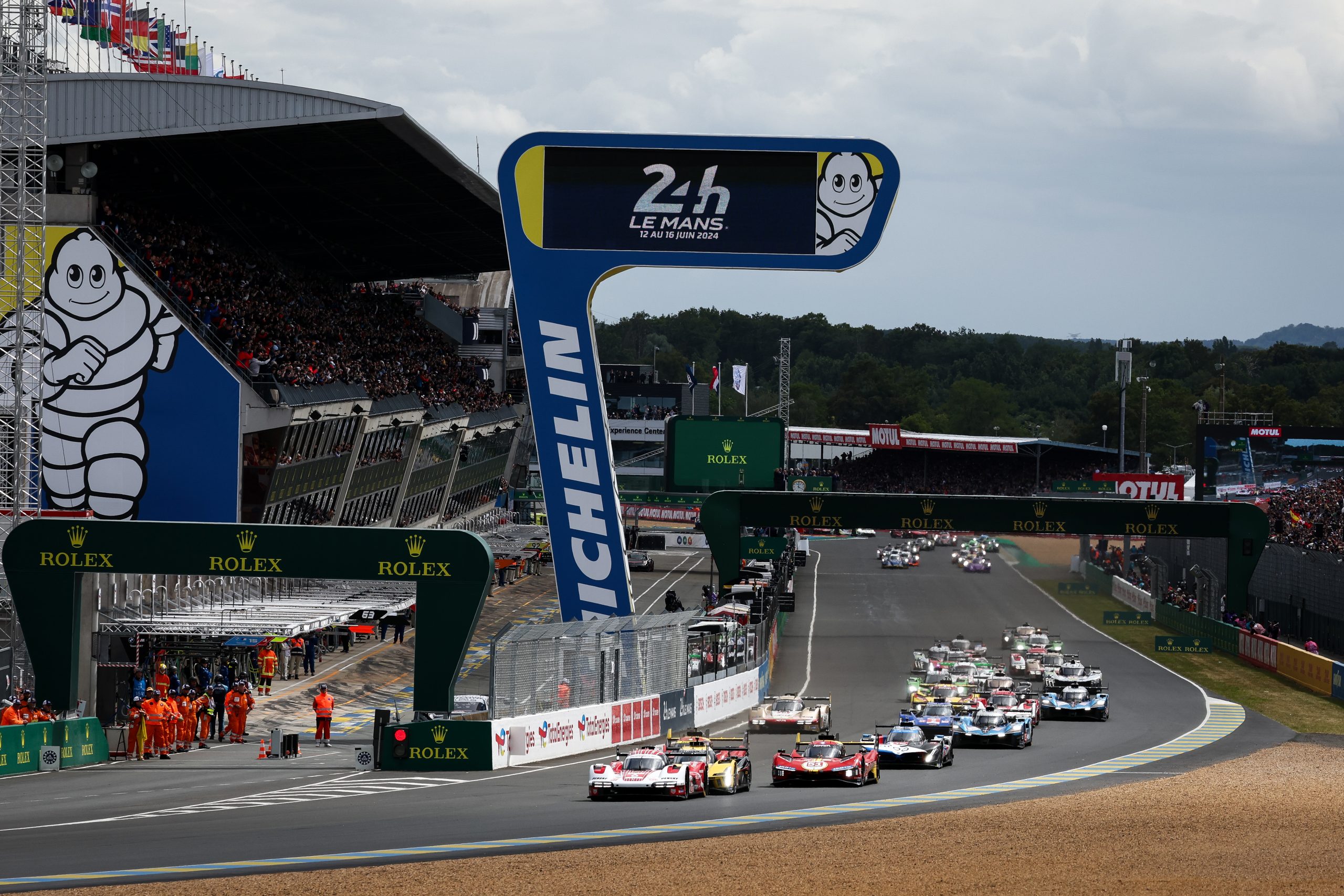 The start of the 2024 24 Hours of Le Mans.