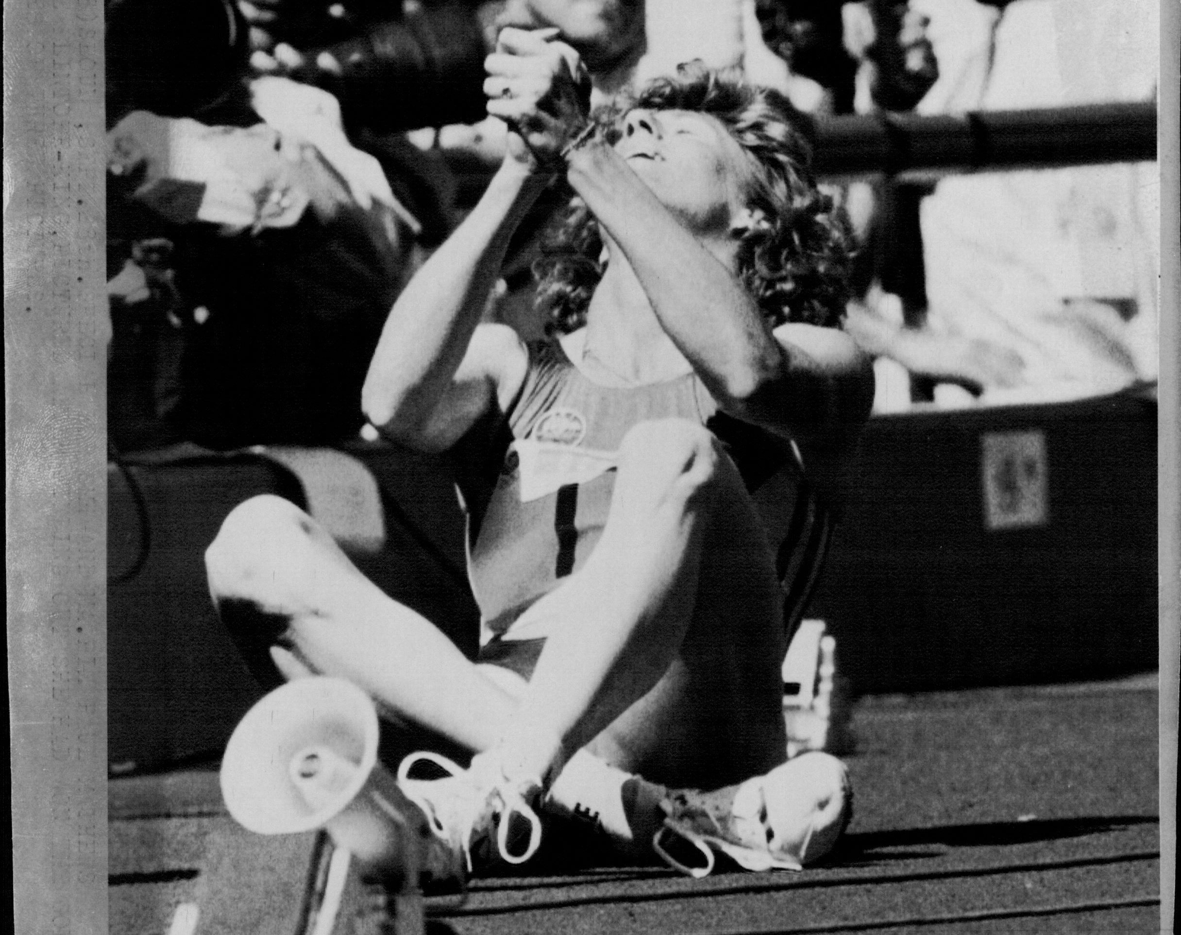 Debbie Flintoff-King celebrates winning Olympic gold.