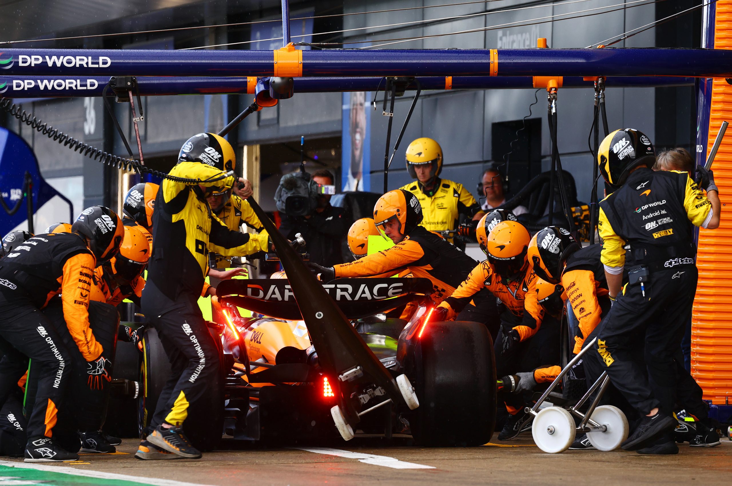 Oscar Piastri of Australia driving the (81) McLaren MCL38 Mercedes makes a pitstop during the F1 Grand Prix of Great Britain at Silverstone Circuit on July 07, 2024 in Northampton, England. (Photo by Mark Thompson/Getty Images)