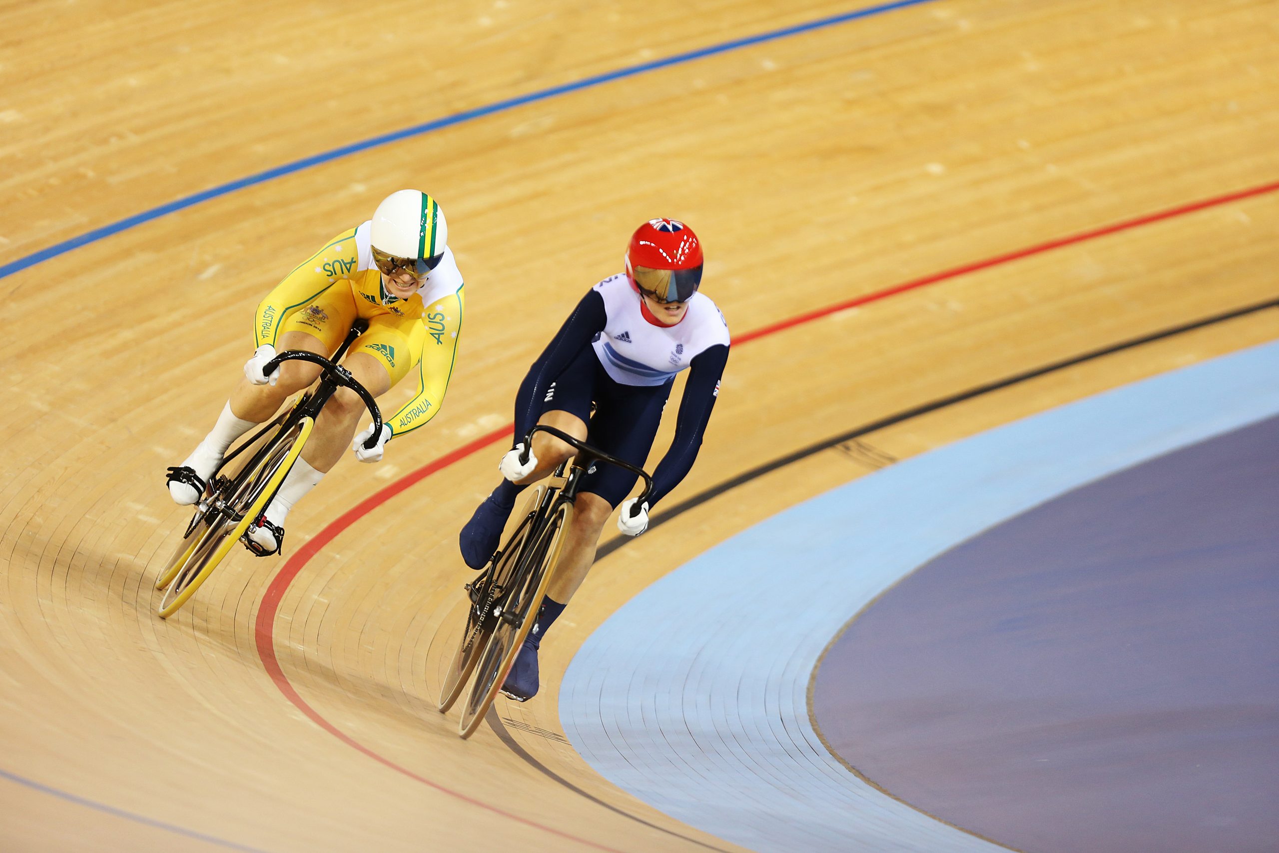 Anna Meares taking on Victoria Pendleton at the London 2012 Olympics.