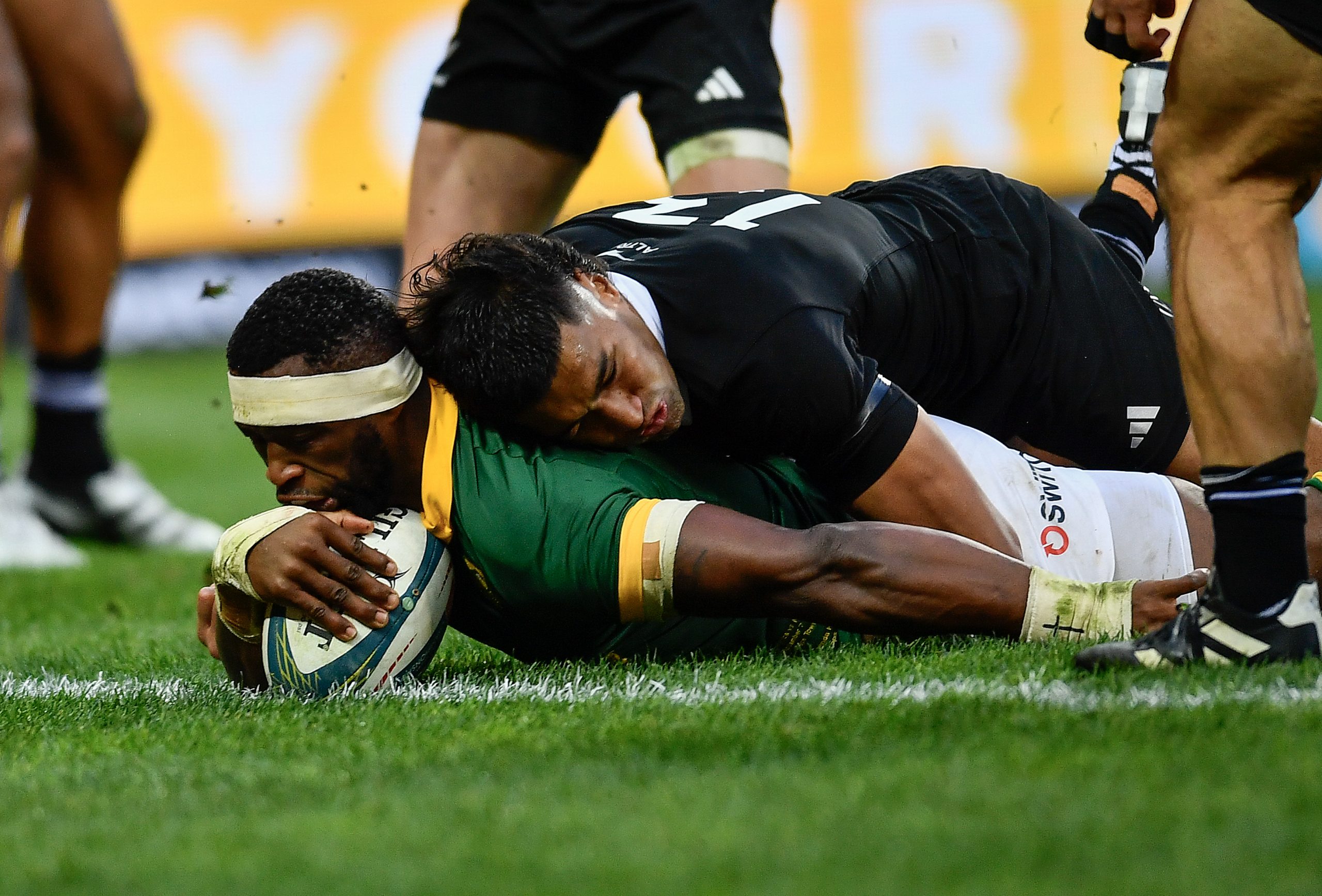 Siya Kolisi of the Springboks scores a try during the Rugby Championship match.