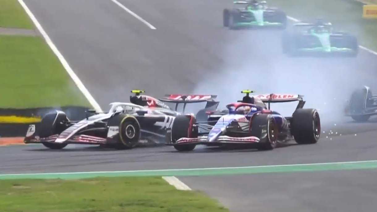 Hulkenberg crashes into Tsunoda