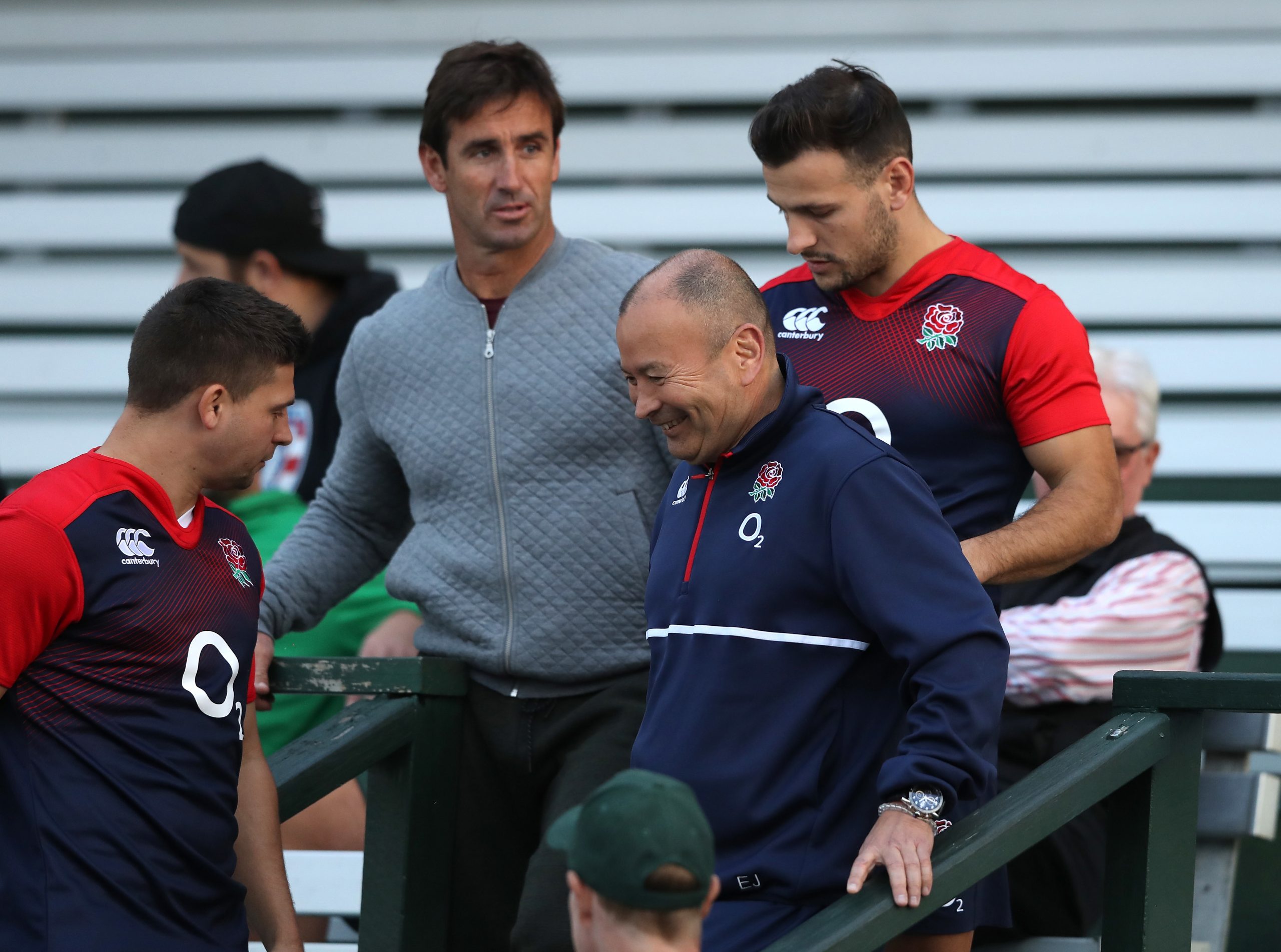 Andrew Johns talks to Ben Youngs, Danny Care and Eddie Jones at Coogee Oval in 2016.