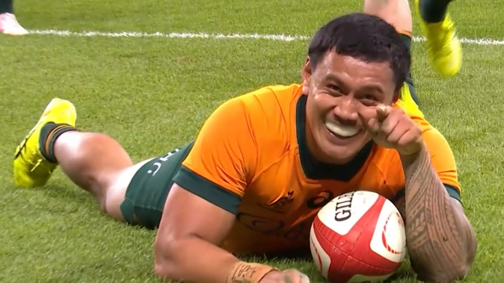  Ikitau 'breaks ankles' for try