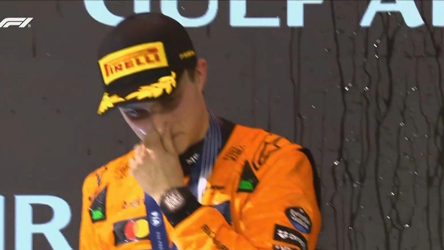 Piastri dominates in Bahrain