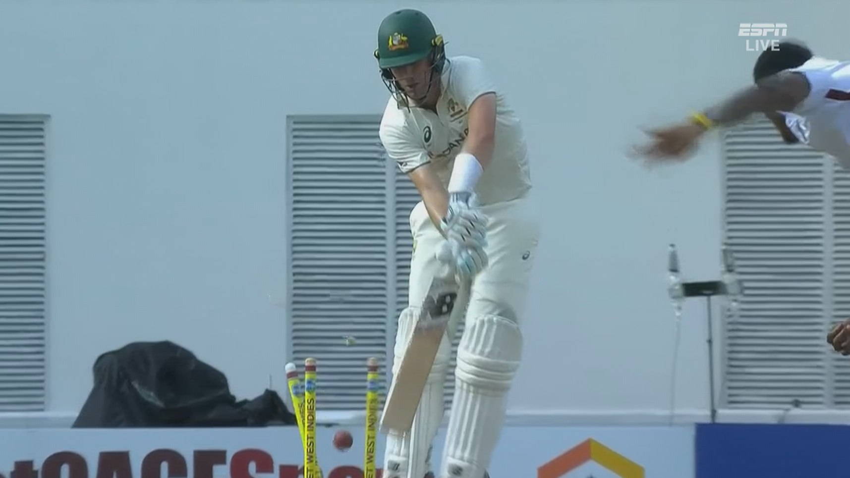 Joseph's mullygrubber stuns Cummins