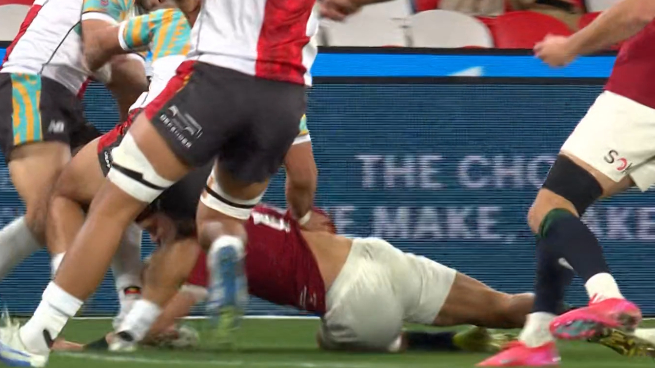 Commentator slams 'laughable' call in Lions favour