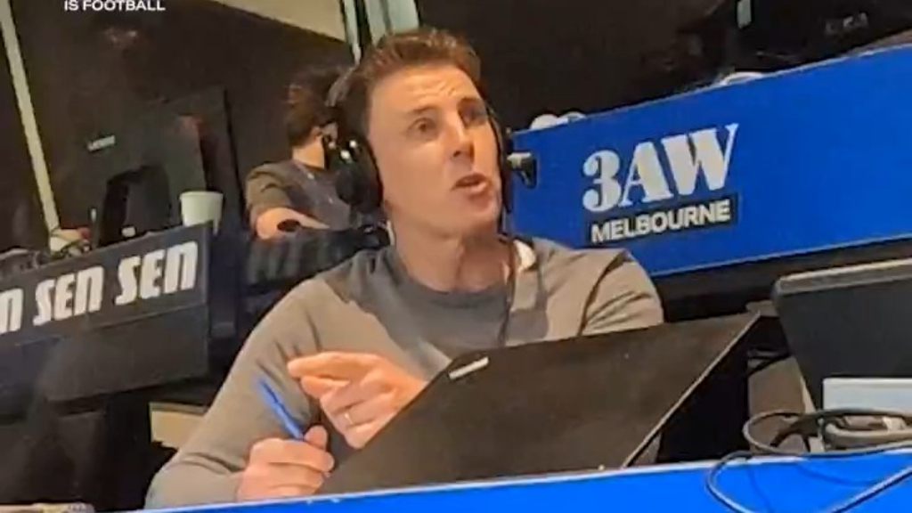 Lloyd lifts the lid on meeting of Bomber greats