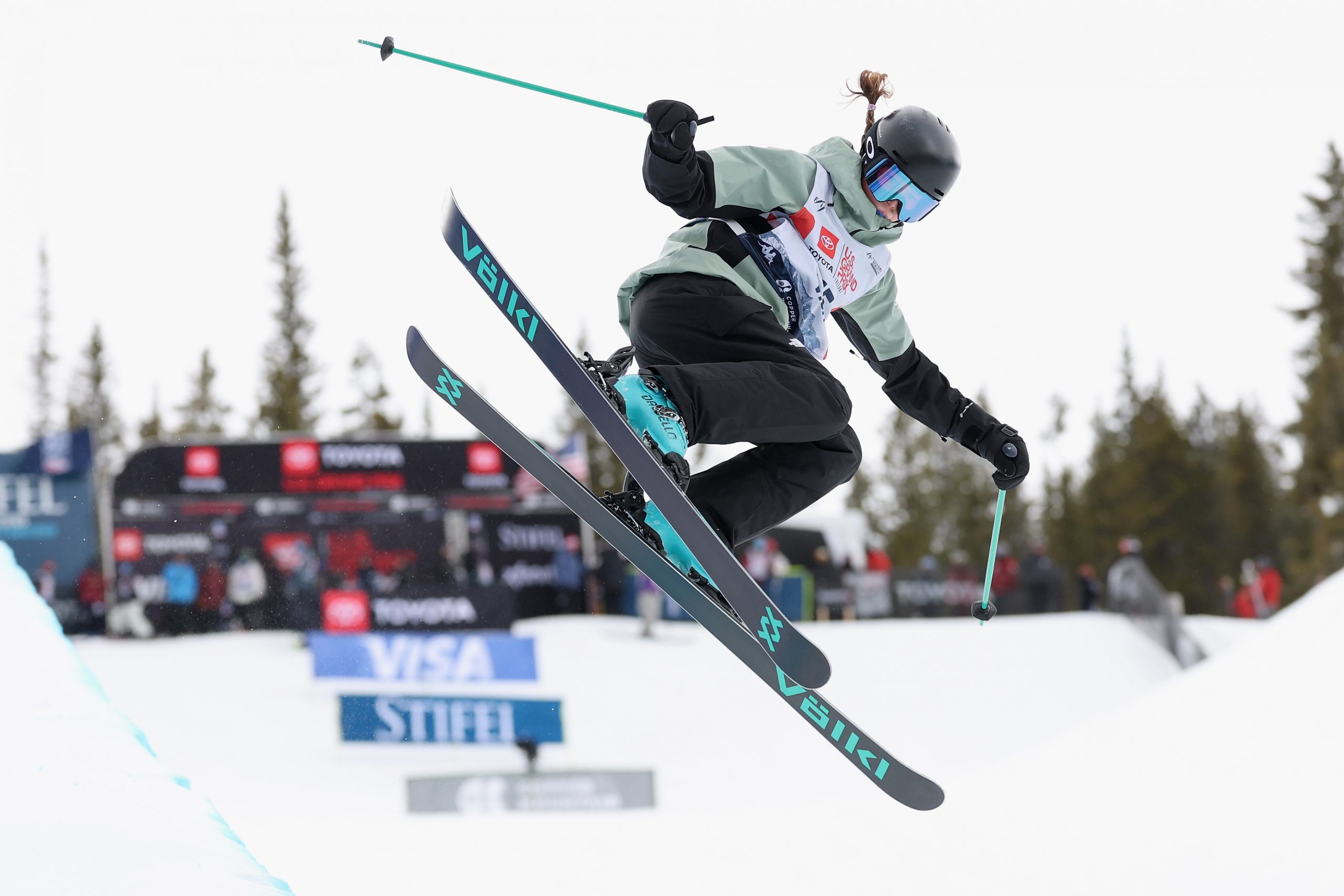 COPPER MOUNTAIN, COLORADO - DECEMBER 20: Indra Brown of Australia in action during training prior to competing in the Women's Freeski Halfpipe Final during the Toyota US Grand Prix 2025 at Copper Mountain on December 20, 2025 in Copper Mountain, Colorado. (Photo by Sean M. Haffey/Getty Images)