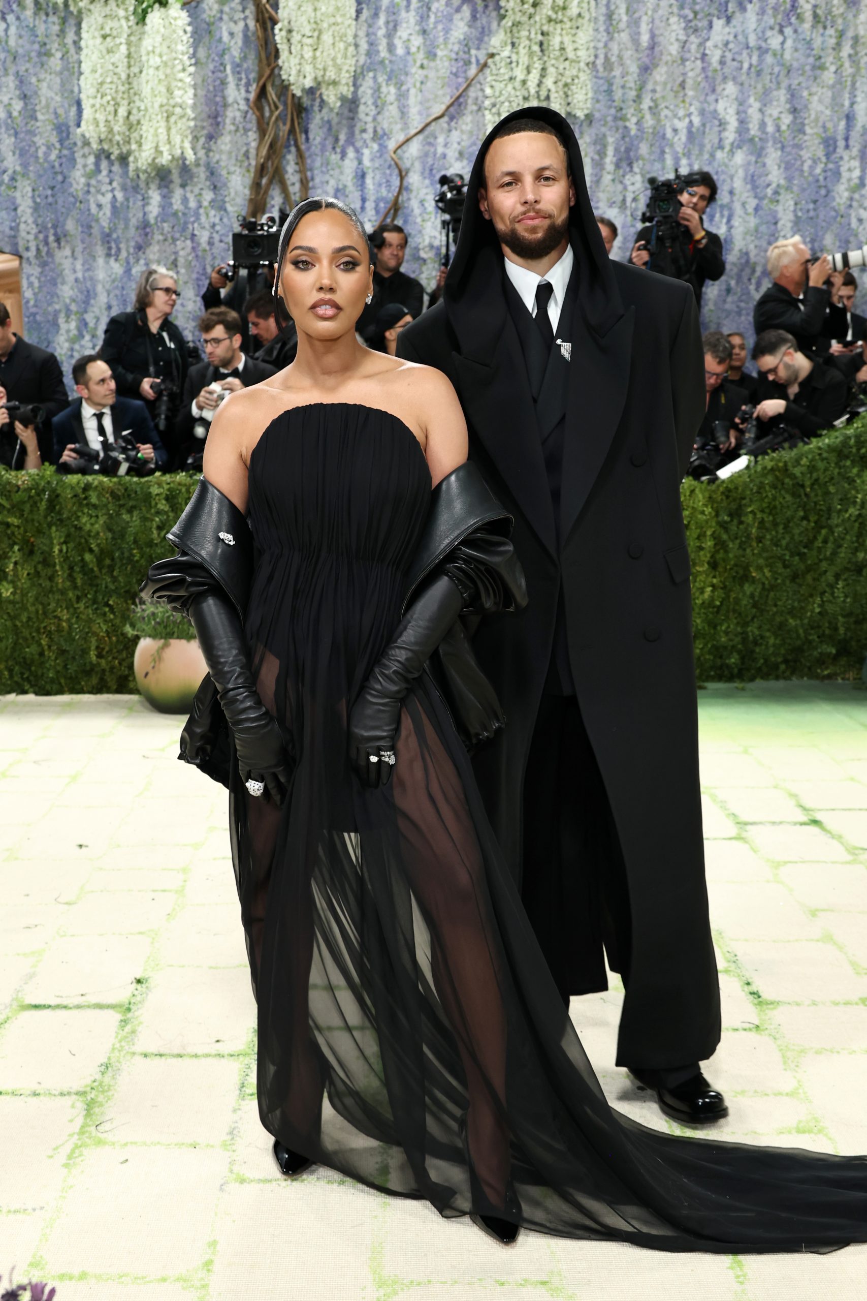 NEW YORK, NEW YORK - MAY 04: (L-R) Ayesha Curry and Stephen Curry attend the 2026 Met Gala celebrating "Costume Art" at the Metropolitan Museum of Art on May 04, 2026 in New York City. (Photo by Jamie McCarthy/Getty Images)